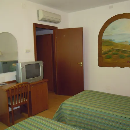 Mediterraneo Hotel 3*